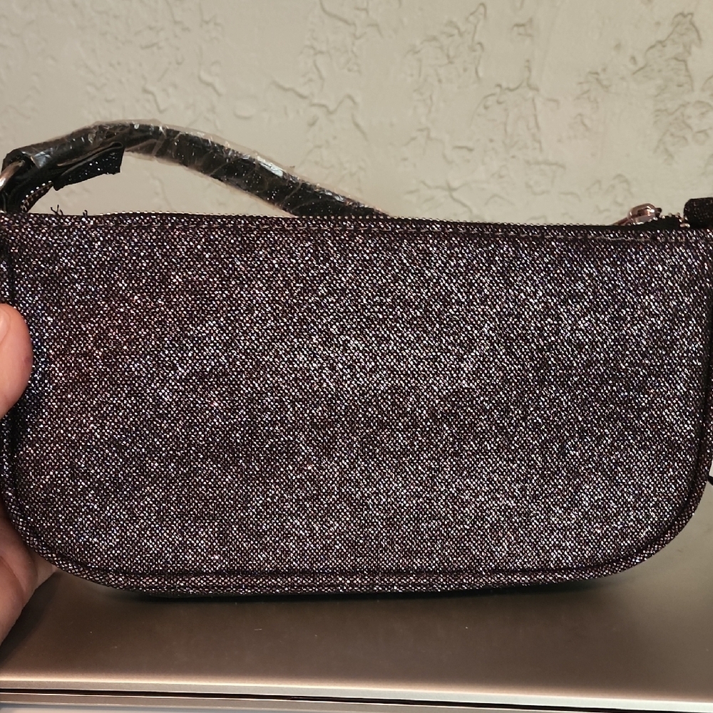 Black and Gold Shoulder Bag with Structured Design - Picture 3 of 4